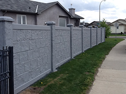 Réparation de la clôture murale à Valines